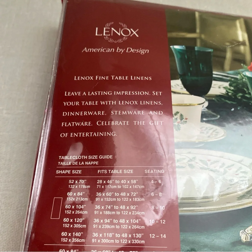 Lenox 60”X 104” Oblong Cloth‎ Tablecloth Red Holly Berries Print